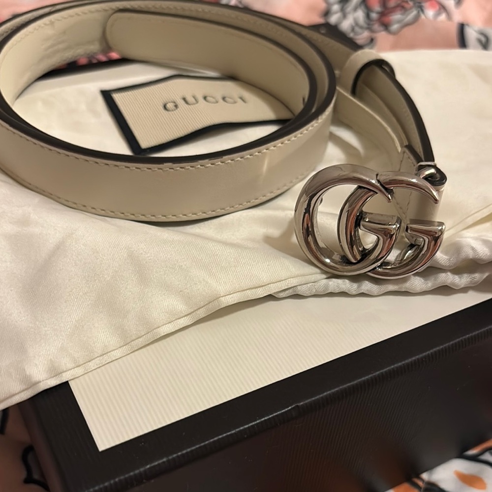 Gucci off white Leather Belt with Silver Buckle